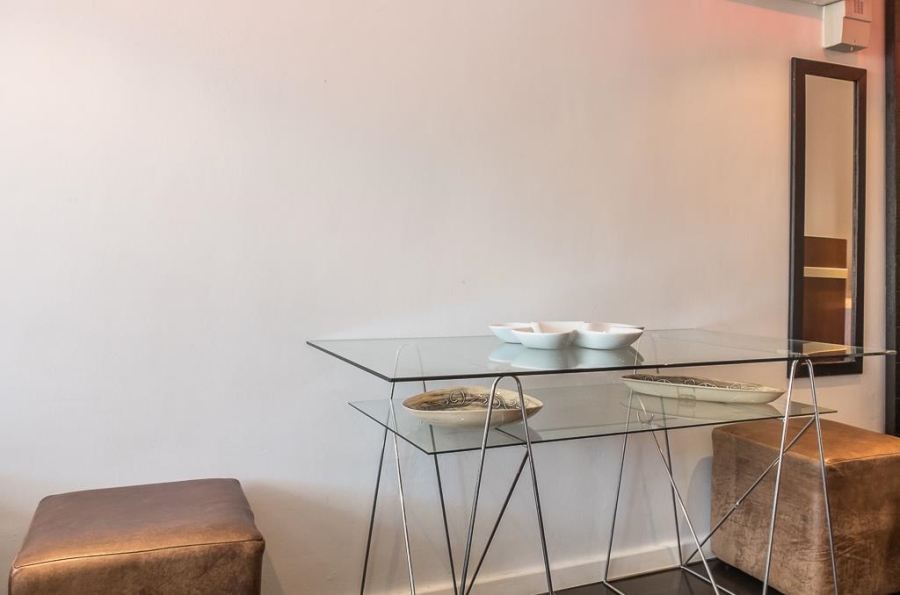 To Let 1 Bedroom Property for Rent in Vredehoek Western Cape